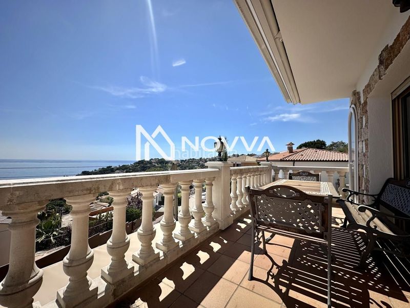 Foto 4a259329-10a4-4b0a-b29d-4c52c3517f2c. Casa amb piscina a Canyelles Lloret de Mar