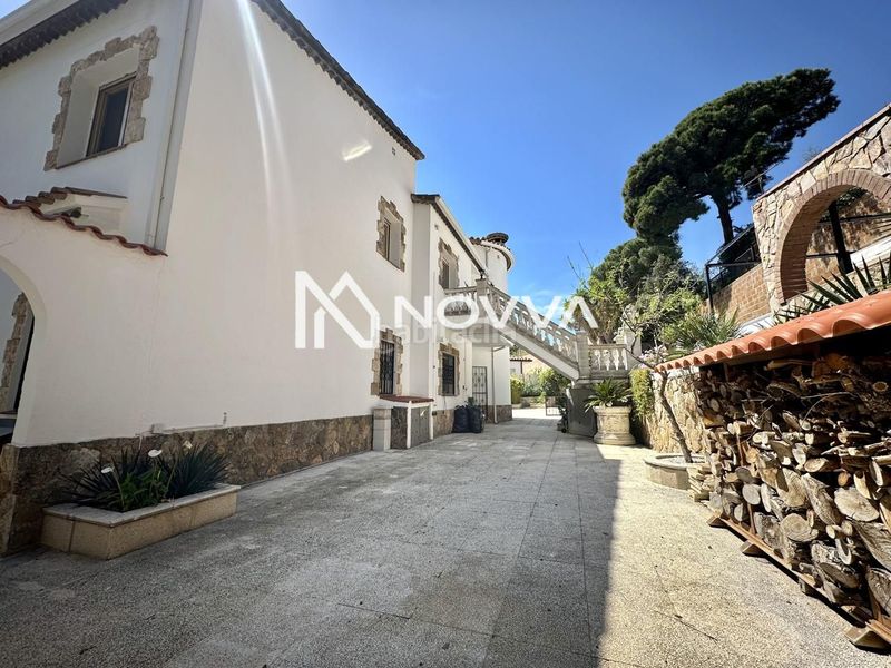 Foto 6e1aef24-8006-40b7-8779-f0f6a9856dfc. Casa amb piscina a Canyelles Lloret de Mar