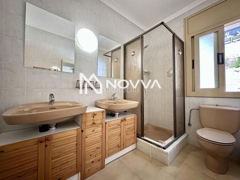 Foto 8b51bee2-2179-4fa3-ab3d-9e6870e6e3c9. Casa amb piscina a Canyelles Lloret de Mar