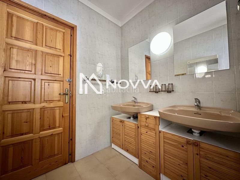 Foto 8ccbb45c-8baa-4316-b21e-d29a6280f677. Casa amb piscina a Canyelles Lloret de Mar