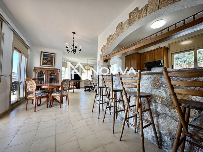 Foto a3b99647-b786-44f4-9c19-1f608ba39ea7. Casa amb piscina a Canyelles Lloret de Mar