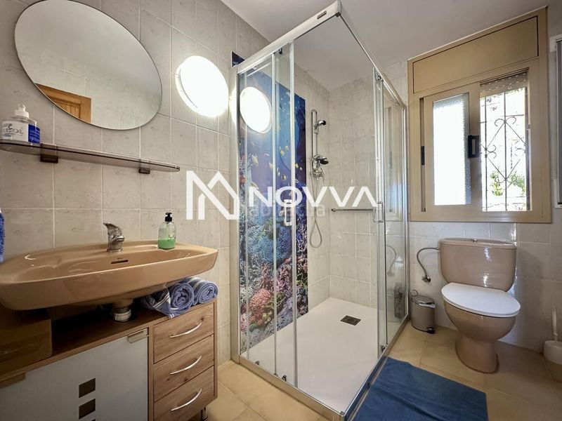 Foto d40d723a-d9bf-41c4-8771-283ab0c4ce58. Casa amb piscina a Canyelles Lloret de Mar