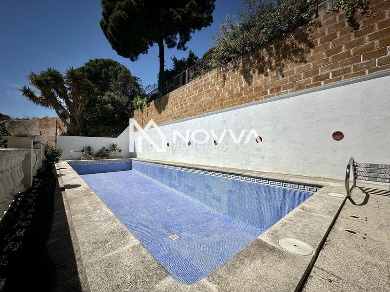 Foto eaa4011b-4741-49b2-ac7c-d7f8e8d07e6b. Casa amb piscina a Canyelles Lloret de Mar