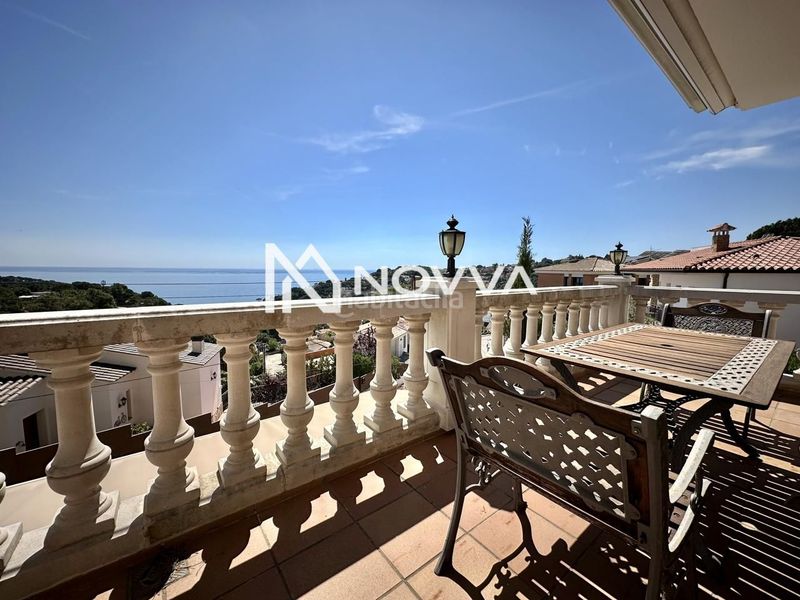 Foto f1ab88b7-5789-4f7d-b20e-feb5cf981e24. Casa amb piscina a Canyelles Lloret de Mar