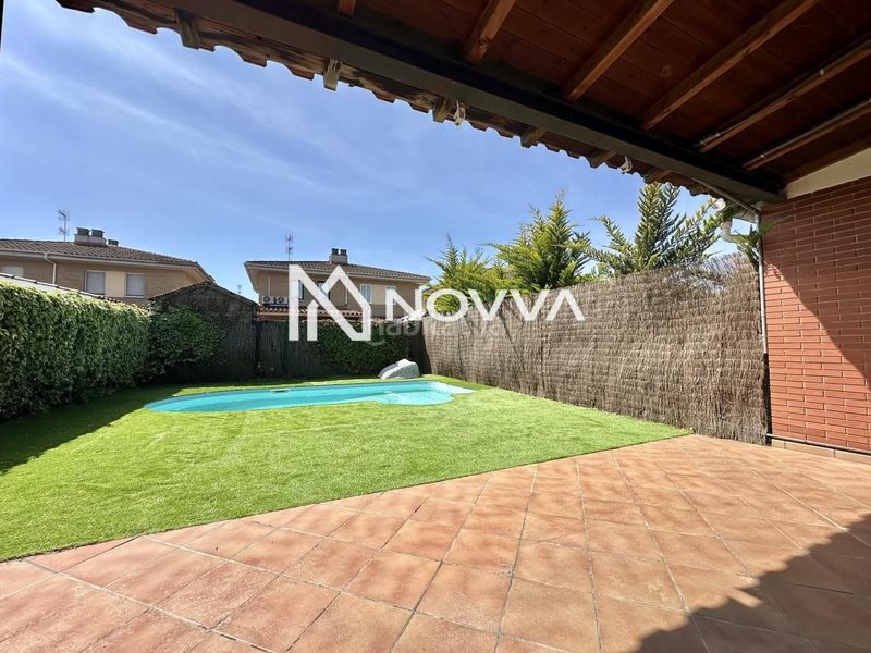 Foto 5742134b-4bff-466c-8201-be937e5e7329. Casa amb piscina a Tordera Tordera