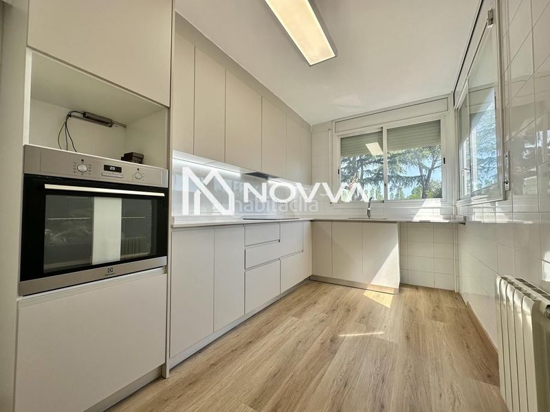 Foto be3b052b-5de1-4b6b-b2c1-c19956185574. Casa amb piscina a Tordera Tordera