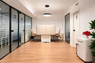 Rent Office space in Ronda de sant pere 19. Oficina en nucli12 - business center-plaza urquinaona-