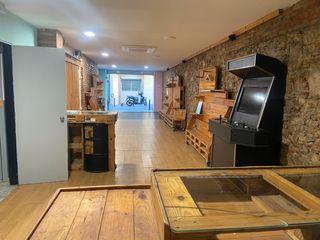 Rent Business premise in Carrer de les guilleries 16