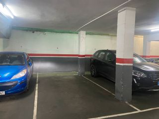 Rent Car parking in Carrer de grases 18