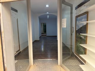 Location Local commercial dans Carrer major de sarri� 74. Ideal por ubicaci�n.
