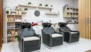 Local Comercial a Antiga Moreira. Peluquería en funcionamiento