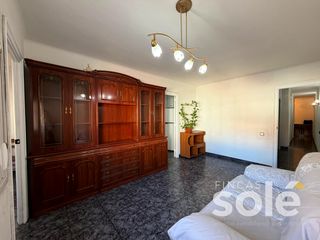 Piso  Avinguda de catalunya. Luminoso piso con ascensor y excelente ubicación junto a singuer