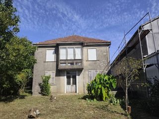 Casa  Lugar bemposta a-rubin. Casa en venta en rubín a 10 minutos de a estrada con finca facil