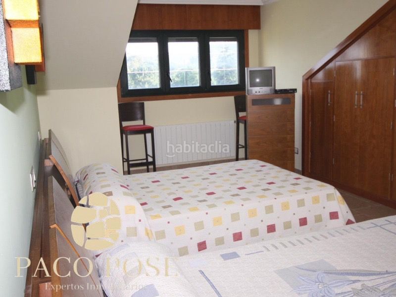 Foto f6fc686b-e979-49ca-980f-631cfcb760c5. Chalet in travesía de Oseiro 100 in Oseiro Arteixo