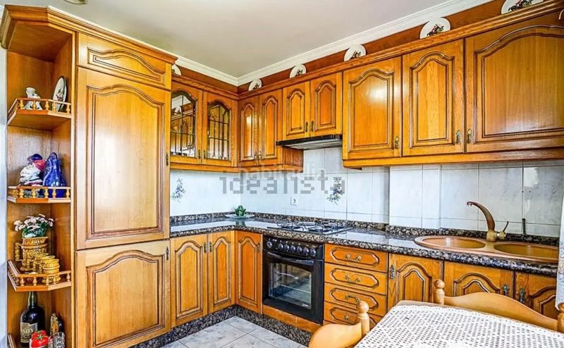 Foto cc51e590-6d25-43cc-a173-927ccb987614. Edificio en paseo santuario 10 edificio en Pastoriza en Arteixo