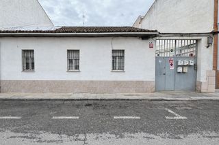 House en Casco Antiguo Sur. Vivienda con 3 dormitorios y espacios adicionales para crecer