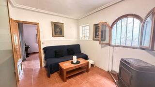 Country house en Calle palomero de 54. Casa rustica de 73 mts2   con una cueva de 64 mts2   y 250 mts2