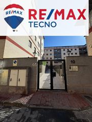 Flat en Calle martires 10. Piso en urbanizaci�n en calle m�rtires de oca�a
