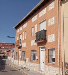 Casa adossada en Calle pozo del 5. El chalet que ya no se construye 5 niveles, espacios infinitos y