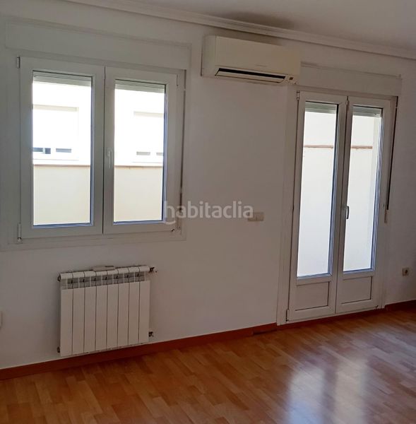Foto 0e3346b5-d3a5-4f91-8644-c3289530cd4c. Casa adosada en calle pozo del 5 el chalet que ya no se construye 5 niveles, espacios infinitos y un hogar del que no querrás salir. en Ciempozuelos