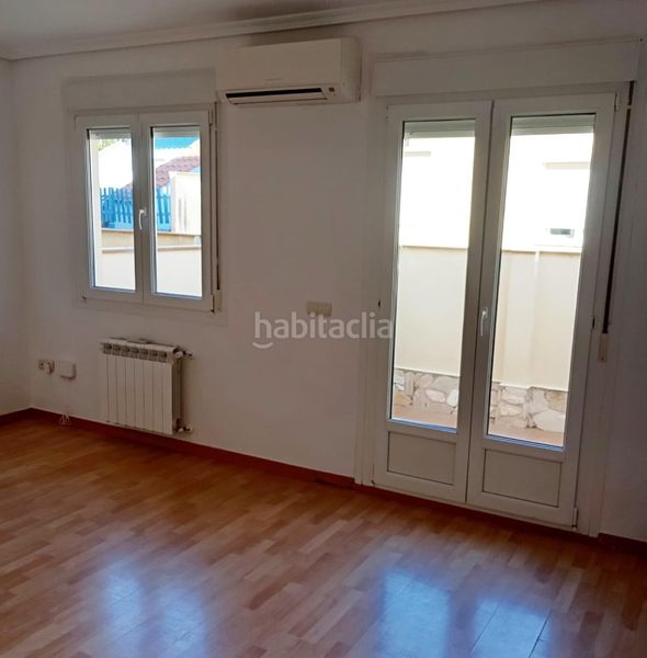 Foto 2438a436-4d0c-4842-8ded-cfa9d7c466a5. Casa adosada en calle pozo del 5 el chalet que ya no se construye 5 niveles, espacios infinitos y un hogar del que no querrás salir. en Ciempozuelos