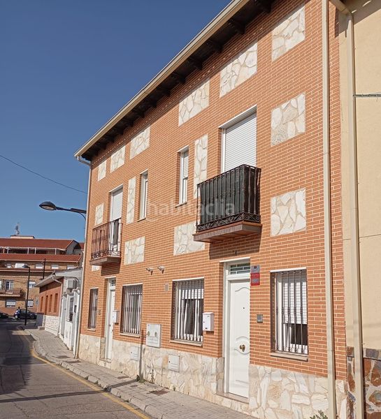 Foto 80c9bdf4-a116-442f-97df-2f9f42fc7100. Casa adosada en calle pozo del 5 el chalet que ya no se construye 5 niveles, espacios infinitos y un hogar del que no querrás salir. en Ciempozuelos