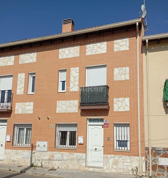 Foto a3b98823-38b4-4fd6-92df-f31df7ab38ac. Casa adosada en calle pozo del 5 el chalet que ya no se construye 5 niveles, espacios infinitos y un hogar del que no querrás salir. en Ciempozuelos