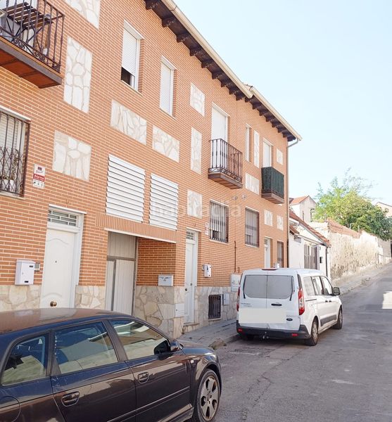 Foto aea5d0eb-6fd9-4ce7-b43e-156ece14e94d. Casa adosada en calle pozo del 5 el chalet que ya no se construye 5 niveles, espacios infinitos y un hogar del que no querrás salir. en Ciempozuelos