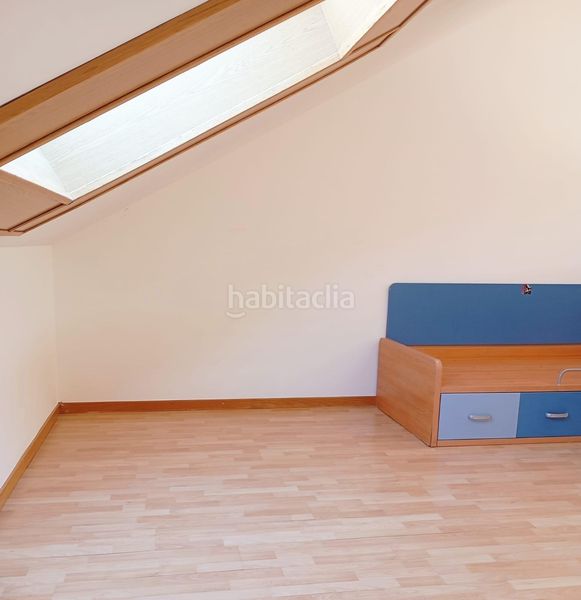 Foto b3ce5053-8416-4052-a01e-b500a98f10e4. Casa adosada en calle pozo del 5 el chalet que ya no se construye 5 niveles, espacios infinitos y un hogar del que no querrás salir. en Ciempozuelos