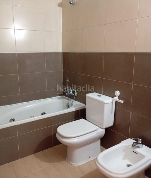 Foto b40fcb5c-2acb-434c-b05a-d7ffff739f70. Casa adosada en calle pozo del 5 el chalet que ya no se construye 5 niveles, espacios infinitos y un hogar del que no querrás salir. en Ciempozuelos