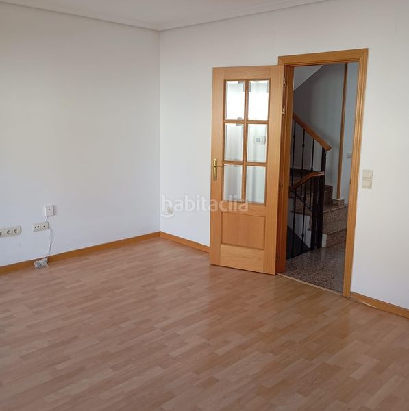Foto ef429f6f-8640-4e17-9ba0-c0abe91b7428. Casa adosada en calle pozo del 5 el chalet que ya no se construye 5 niveles, espacios infinitos y un hogar del que no querrás salir. en Ciempozuelos