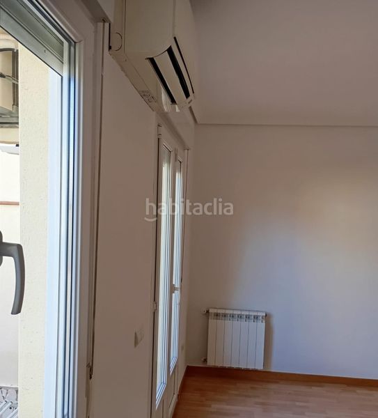 Foto efa795bd-7154-4852-b5a9-633d2a4c5a84. Casa adosada en calle pozo del 5 el chalet que ya no se construye 5 niveles, espacios infinitos y un hogar del que no querrás salir. en Ciempozuelos