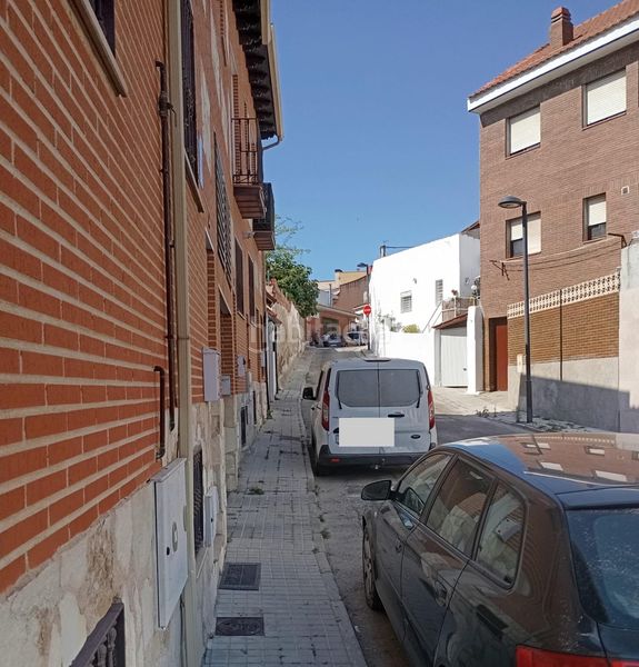 Foto ff81b033-2efd-4dd9-92a9-58470cd6d066. Casa adosada en calle pozo del 5 el chalet que ya no se construye 5 niveles, espacios infinitos y un hogar del que no querrás salir. en Ciempozuelos