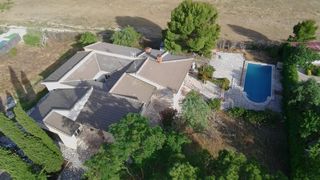 Casa  Avenida naciones de las. Chalet independiente con gran parcela en urbanizaci�n valle de s