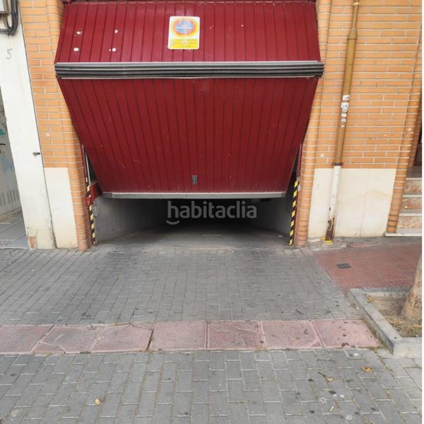 Foto fe927b6b-5a23-4d69-ae8b-040e4a098339. Aparcament cotxe a avenida consuelo del 7 a Casco Antiguo Sur Ciempozuelos