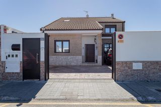 Chalet  Avenida del camino de los cestos. Un casa que no solo es una casa es el marco donde tu vida merece