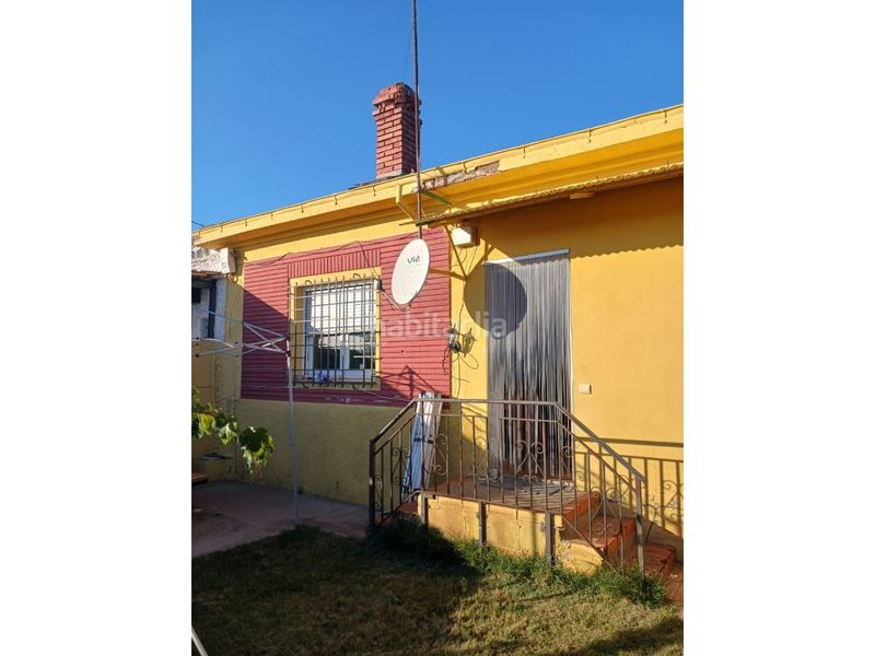 Foto 1307e5ff-71d4-40c6-833f-77dbaad5b6dc. Casa amb aparcament a Villaquilambre