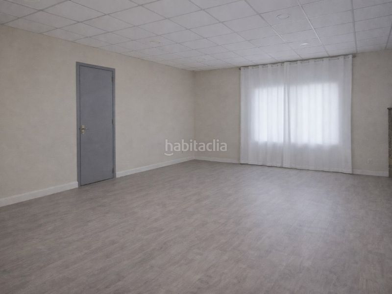 Foto aad72333-7550-4321-8074-78b9838bee43. Casa amb aparcament a Villaquilambre