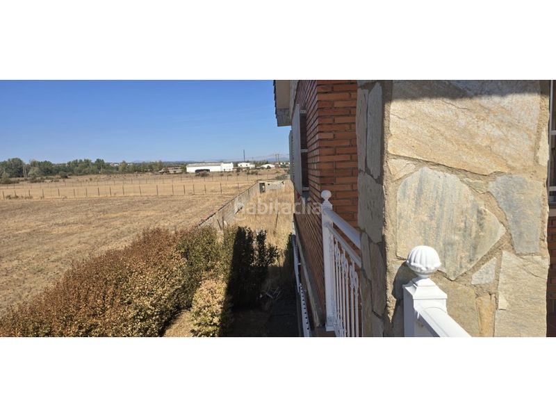 Foto 07725c93-7ea0-4de1-873b-6875b160a68b. Casa a Villaquilambre