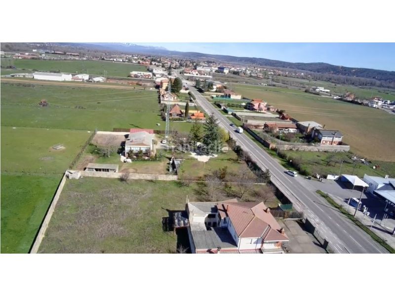 Foto b4527397-278f-4d26-9f26-8968d2a54fc3. Terreny residencial a Villaquilambre