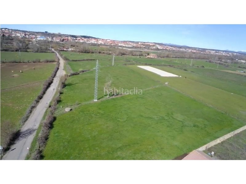 Foto df6a68eb-b62c-43fc-9cbb-ee373128b07c. Terreny residencial a Villaquilambre