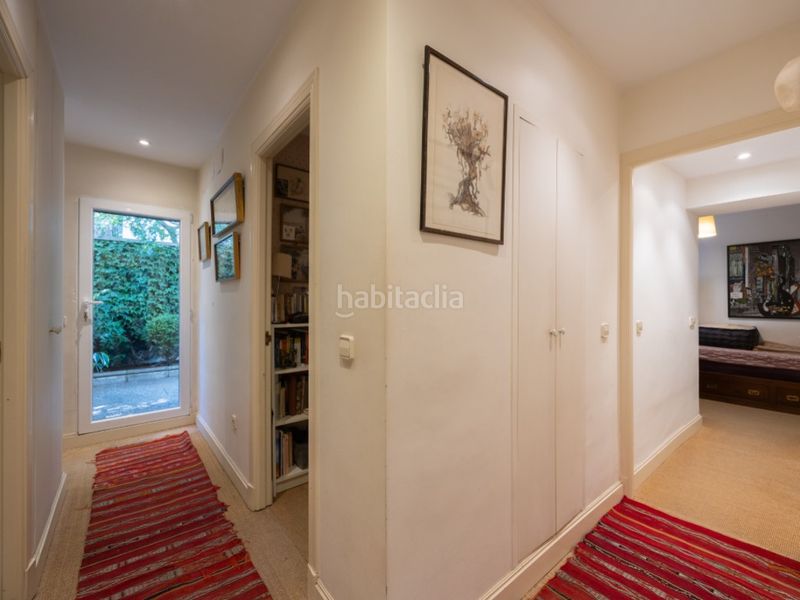 Foto 4b7958f3-aaa2-4485-b9fe-d250cd3cd411. Casa adossada amb aparcament a El Viso Madrid