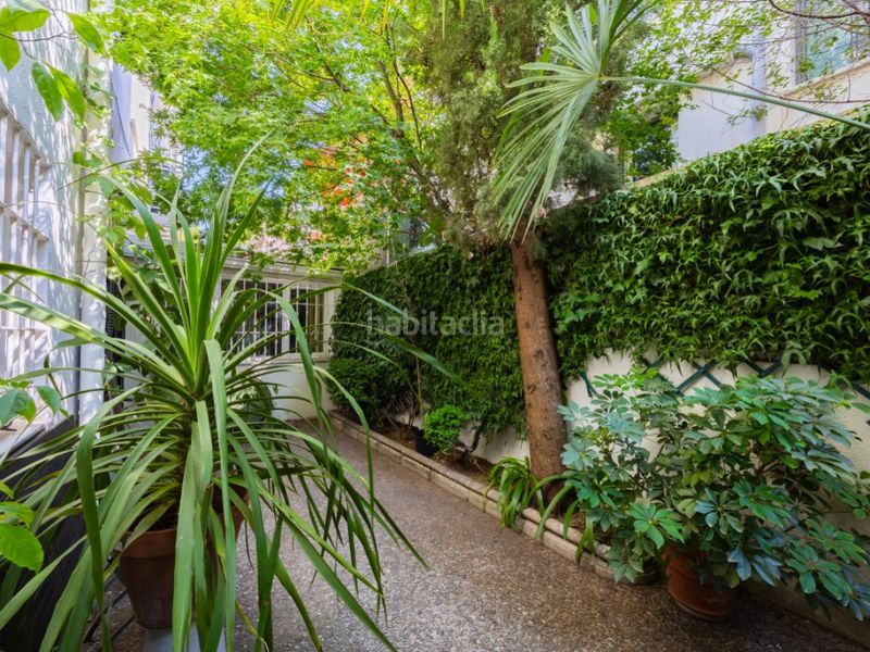 Foto 7f157629-b64a-4ab6-a71d-dae504a129d2. Casa adossada amb aparcament a El Viso Madrid