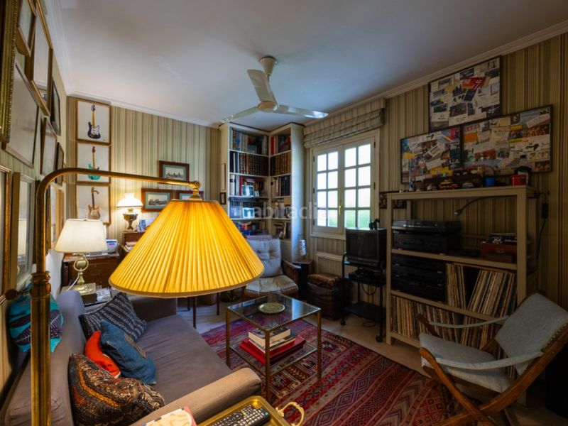 Foto a9d31836-bcb0-48d2-8cfb-2b7d8d7b6fe2. Casa adossada amb aparcament a El Viso Madrid