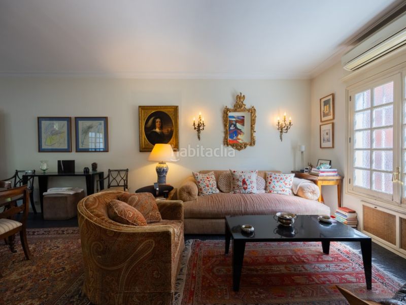 Foto ca57d577-8215-404f-afe2-a04110032e16. Casa adossada amb aparcament a El Viso Madrid