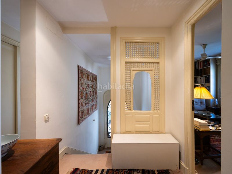 Foto e99d8ebc-9793-4808-a33c-f210619b9ef3. Casa adossada amb aparcament a El Viso Madrid