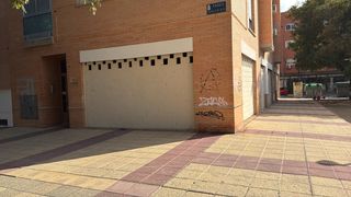 Local Comercial en Paseo Castillo de Olite 2