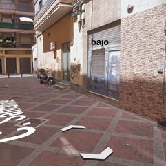 Miete Geschäftsraum in Calle santander 4. Local con gran superficie y muchas posibilidades en calle santan