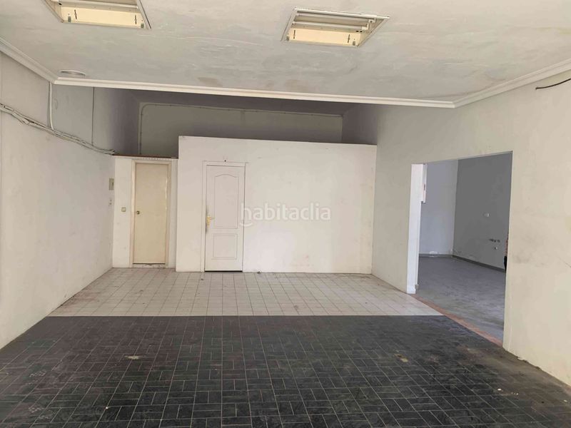 Foto cdf866fe-73fb-498f-812f-4bc388e4f22b. Location local commercial dans avenida ciudad de almería 93 dans Murcia