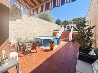 Casa adossada a Casco Histórico. Chalet adosado en casco histórico